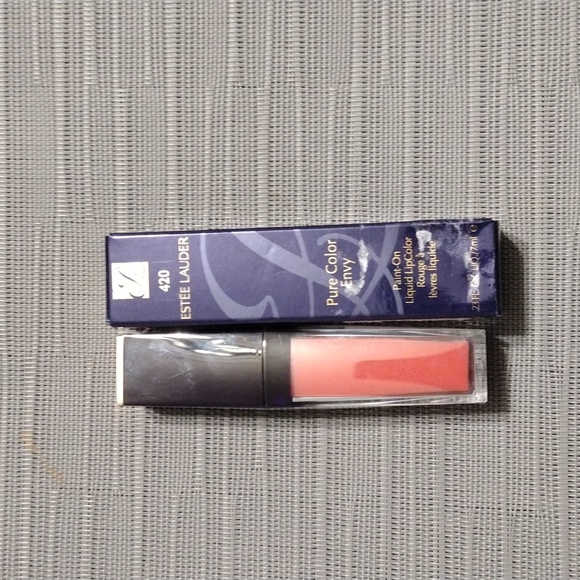 Estee Lauder Paint - On Lip Color - Picture 2 of 4